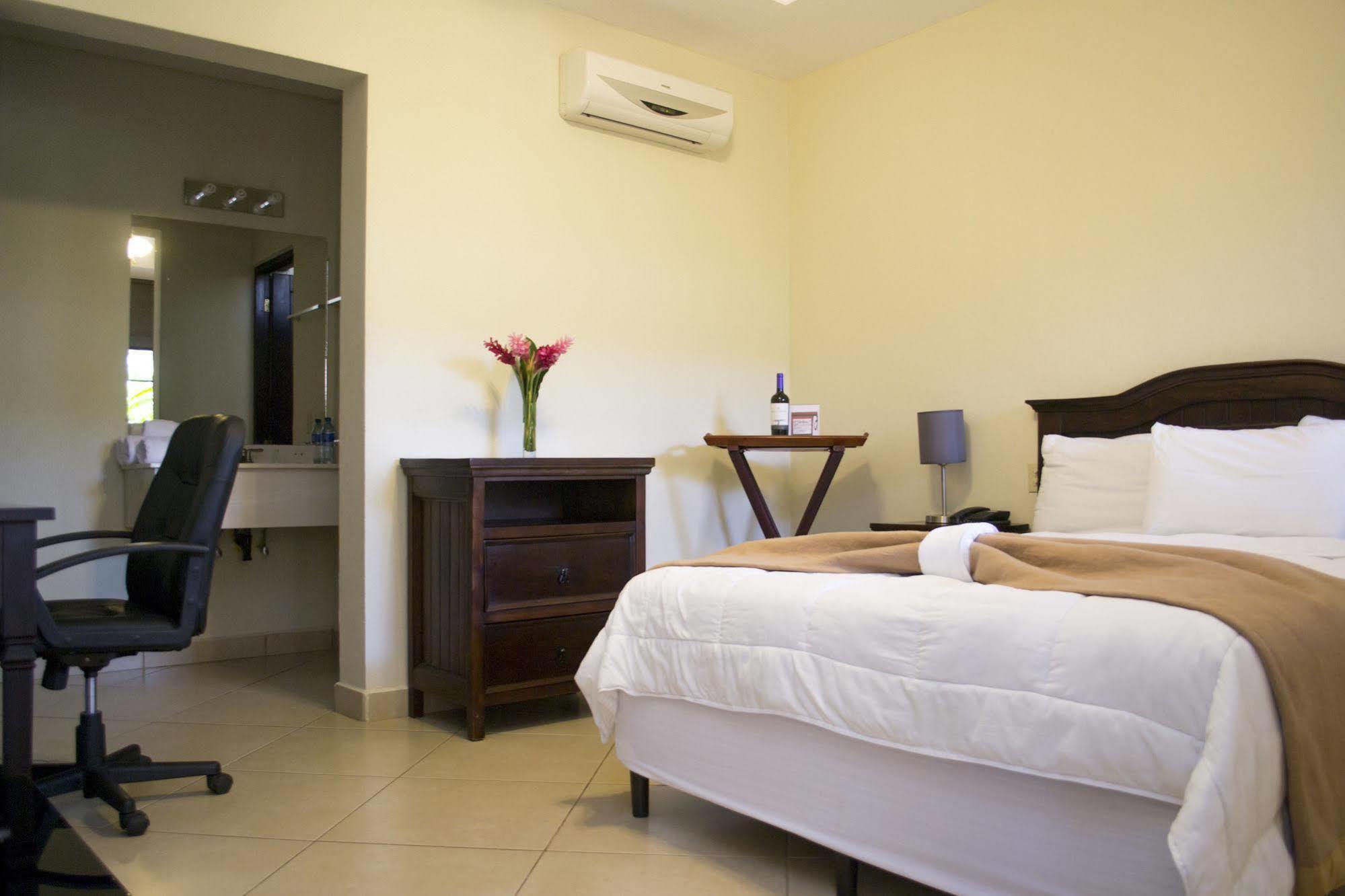 Farallones Hotel Chinandega Ngoại thất bức ảnh
